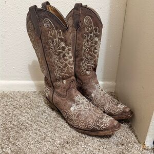Corral Brown and Cream Embroidered Boots